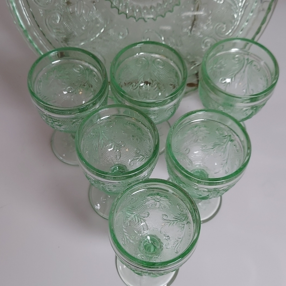 Indian glass set vintage  Chantilly Green